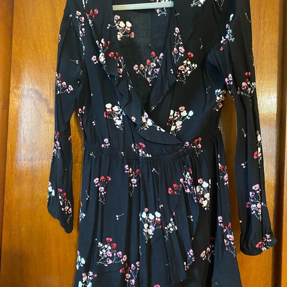 Express Ruffle Floral Dress - Picture 4 of 4